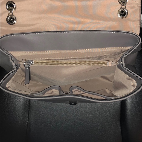 *NWT* Nine West grey purse with chain handles - Picture 5 of 6